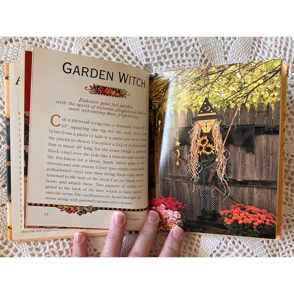 1996 Mary Engelbreit’s Autumn by Charlotte Lyons | Cozy Seasonal Decorating - Picture 4 of 5